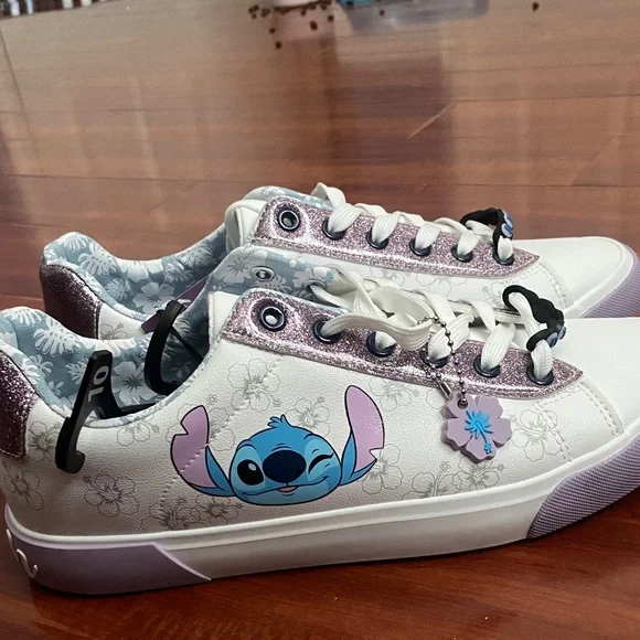 Stylish Kids Shoes with Purple Accents - Picture 4 of 5